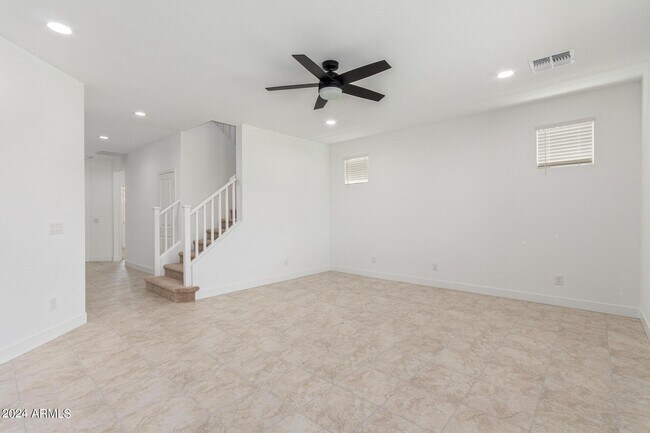 8931 W Colter St Glendale, AZ 85305 photo 4