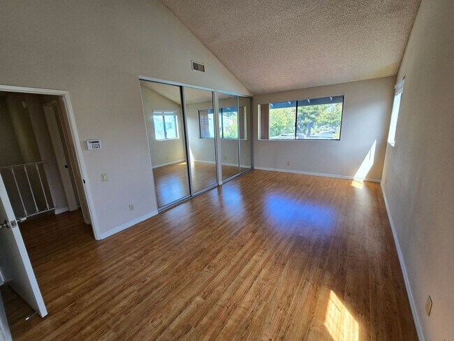 3286 Caminito Ameca San Diego, CA 92037 photo 2