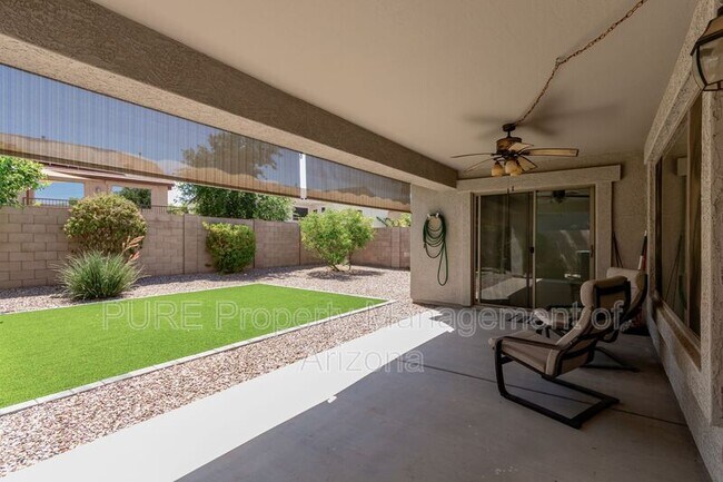 2611 E Ridge Creek Rd Phoenix, AZ 85024 photo 5