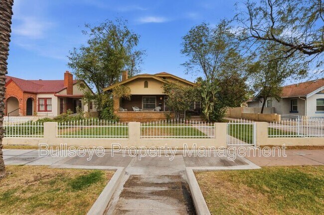 718 W Roosevelt St Phoenix, AZ 85007 photo 2