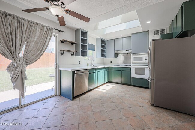 9854 N 1st St Phoenix, AZ 85020 photo 3