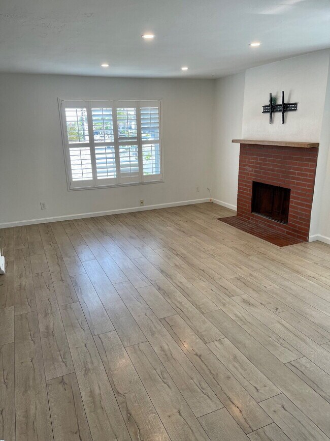 4580 Ohio St San Diego, CA 92116 photo 2