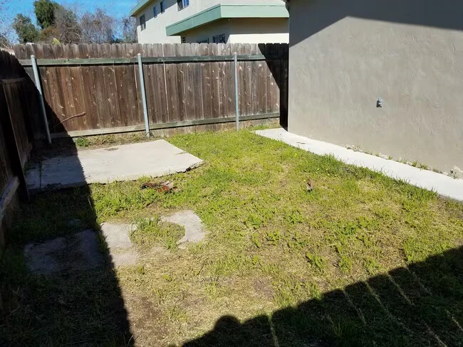 1438 15th St Imperial Beach, CA 91932 photo 4