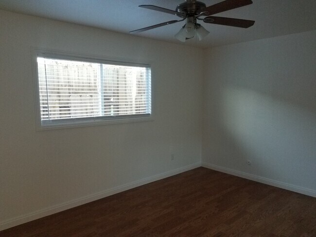 1438 15th St Imperial Beach, CA 91932 photo 3