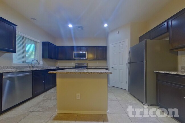5733 W Milada Dr Phoenix, AZ 85339 photo 5