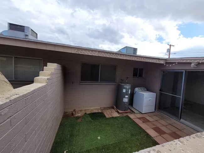 3139 E Glenrosa Ave Phoenix, AZ 85016 photo 3