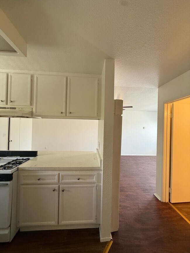 718 Emory St Imperial Beach, CA 91932 photo 5