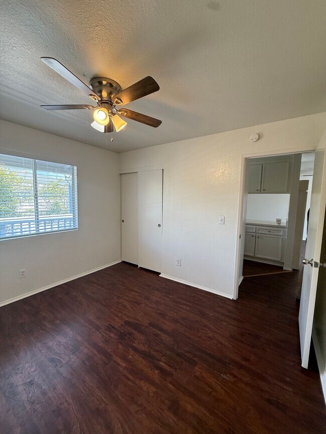 718 Emory St Imperial Beach, CA 91932 photo 2