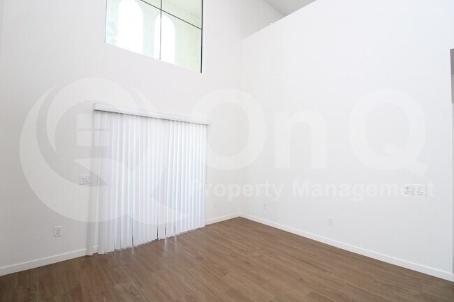 2511 W Queen Creek Rd Chandler, AZ 85248 photo 4