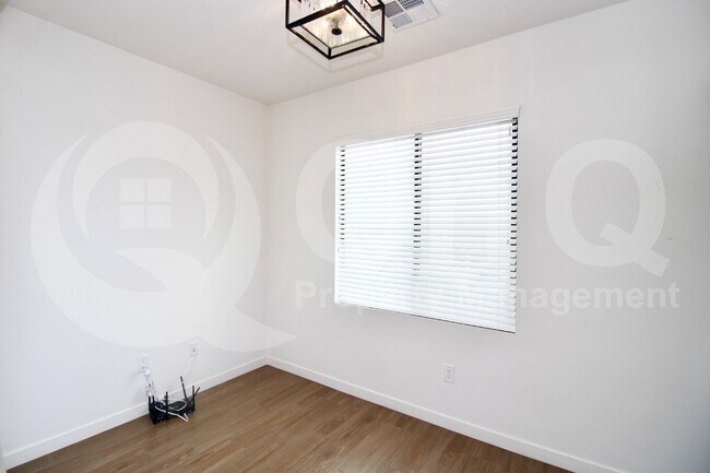 2511 W Queen Creek Rd Chandler, AZ 85248 photo 5