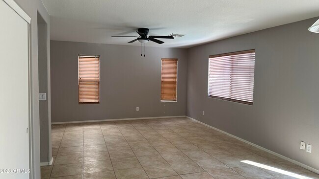 12741 Desert Flower Rd Avondale, AZ 85392 photo 5