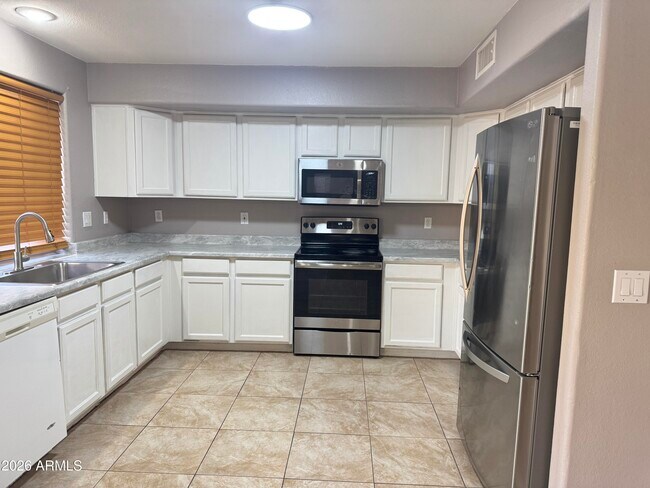 12741 Desert Flower Rd Avondale, AZ 85392 photo 4