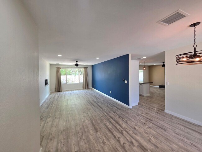 5835 E Acoma Dr Scottsdale, AZ 85254 photo 5