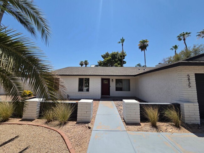 5835 E Acoma Dr Scottsdale, AZ 85254 photo 3