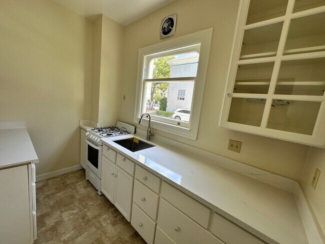 2236 Durant Ave Berkeley, CA 94704 photo 3