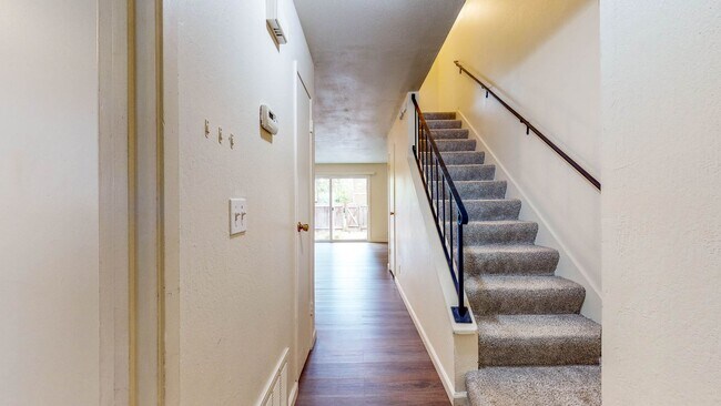 562 Santa Alicia Dr Rohnert Park, CA 94928 photo 3