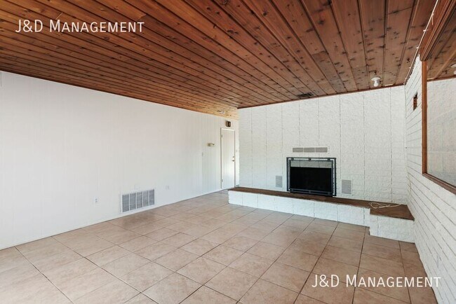2439 E Washington Ave Escondido, CA 92027 photo 5
