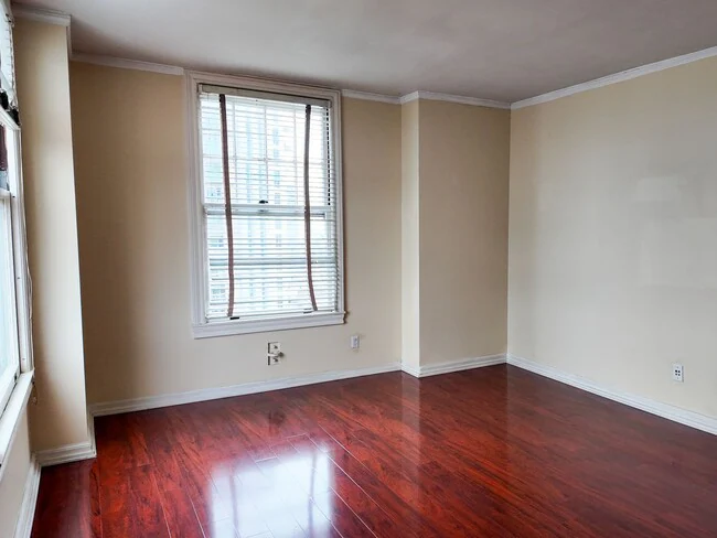 702 Ash St San Diego, CA 92101 photo 4