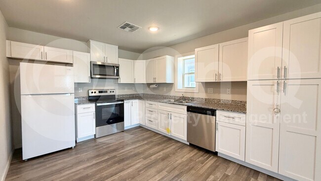 8011 S Magic Dr photo 4