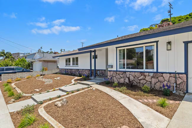2345 Worden St San Diego, CA 92107 photo 2