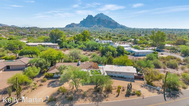 5741 N 38th Pl Paradise Valley, AZ 85253 photo 2