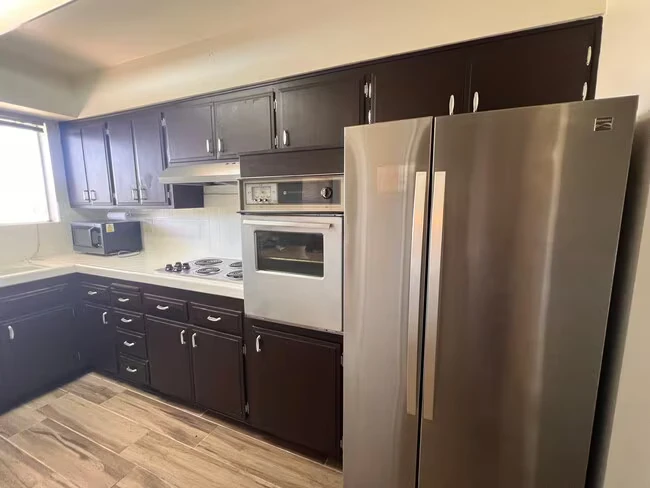 10363 W Peoria Ave Sun City, AZ 85351 photo 4