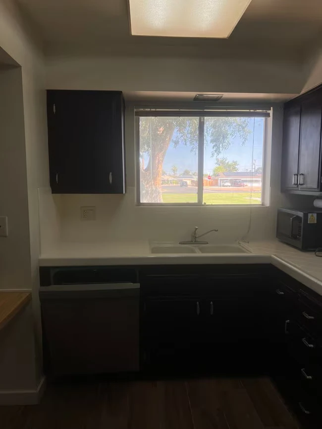 10363 W Peoria Ave Sun City, AZ 85351 photo 5