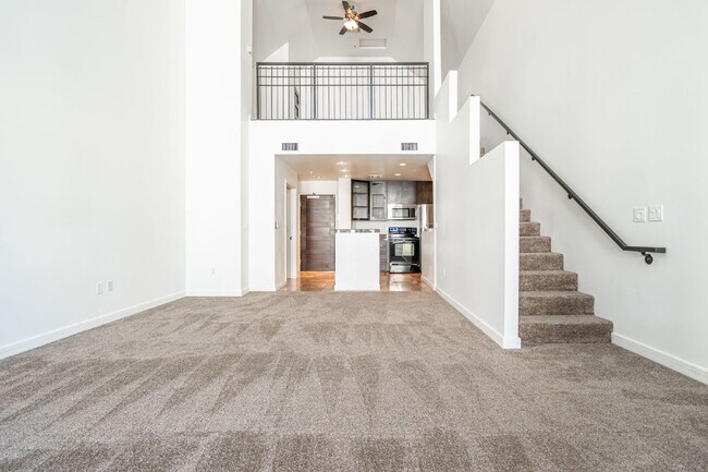 215 E McKinley St Phoenix, AZ 85004 photo 2