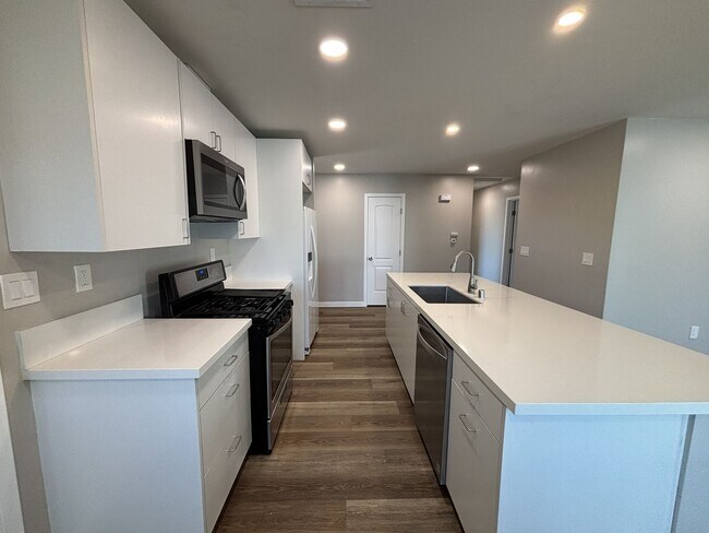 7455 Baltic St San Diego, CA 92111 photo 3