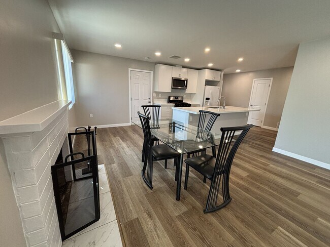 7455 Baltic St San Diego, CA 92111 photo 4