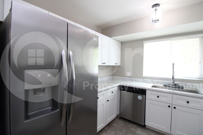 3728 W Villa Theresa Dr Glendale, AZ 85308 photo 3