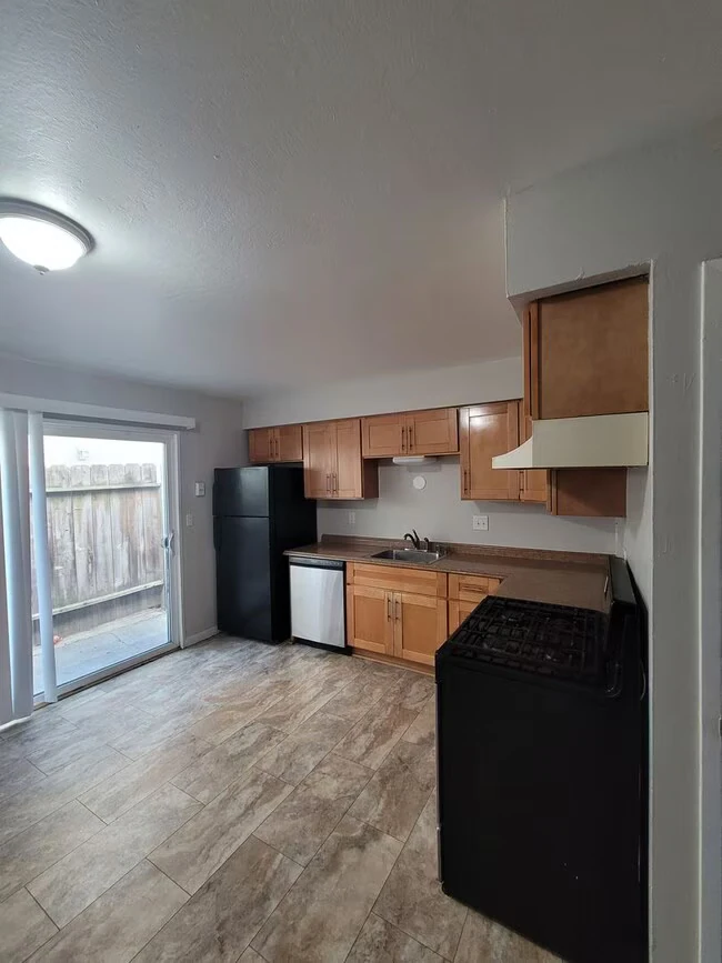 1108 W 5th St Antioch, CA 94509 photo 3