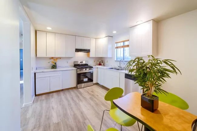 816-817 7th Ave Oakland, CA 94606 photo 3