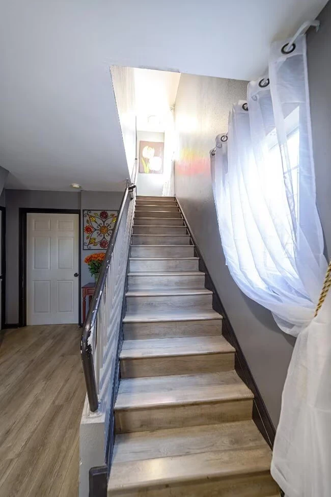 816-817 7th Ave Oakland, CA 94606 photo 4