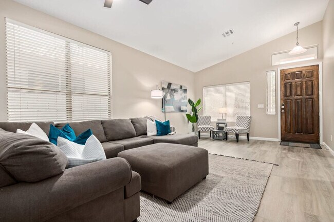 8146 E Theresa Dr Scottsdale, AZ 85255 photo 3