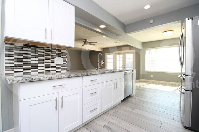 2383 W Waltann Ln Phoenix, AZ 85023 photo 5