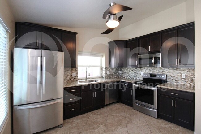 7113 N 28th Dr Phoenix, AZ 85051 photo 3
