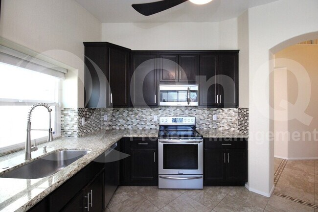 7113 N 28th Dr Phoenix, AZ 85051 photo 5