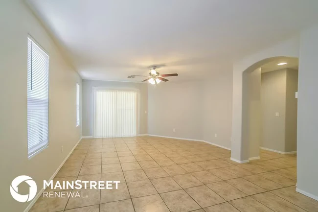 2214 S 114th Ln Avondale, AZ 85323 photo 4