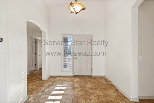 2514 E Barbed Wire Pass Phoenix, AZ 85024 photo 4