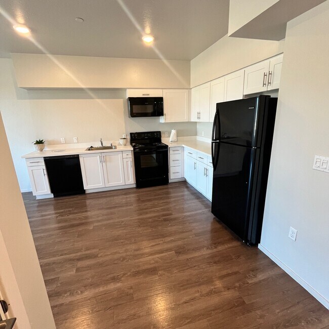 Bluewater Apartments photo 3