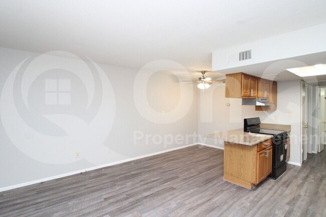 3002 E Waltann Ln Phoenix, AZ 85032 photo 4