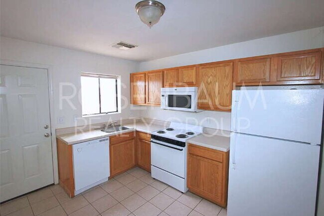 15588 S Yava Rd Arizona City, AZ 85123 photo 4
