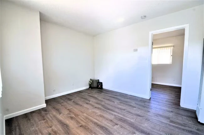 521 Park Way Chula Vista, CA 91910 photo 3