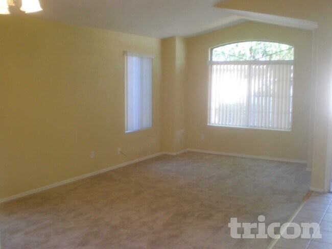 11363 W Overlin Dr Avondale, AZ 85323 photo 4