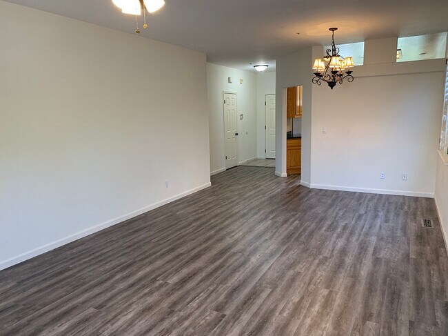 2072 Devonshire Dr Napa, CA 94558 photo 5