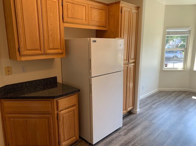2072 Devonshire Dr Napa, CA 94558 photo 4