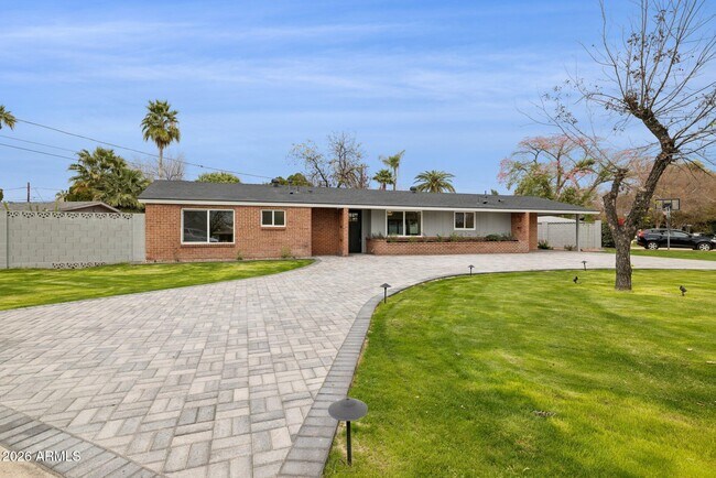 1216 W Rovey Ave Phoenix, AZ 85013 photo 2