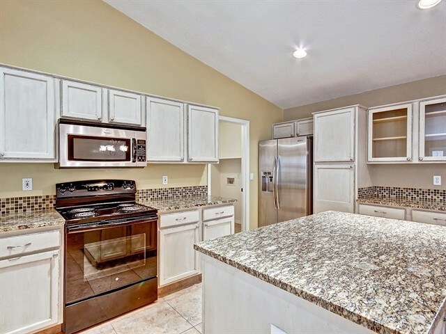 15866 W Tara Ln Surprise, AZ 85374 photo 3