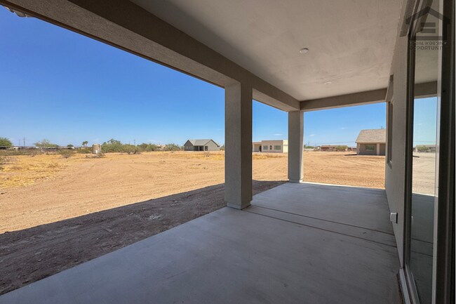 18152 W Morning Vista Ln Surprise, AZ 85387 photo 4